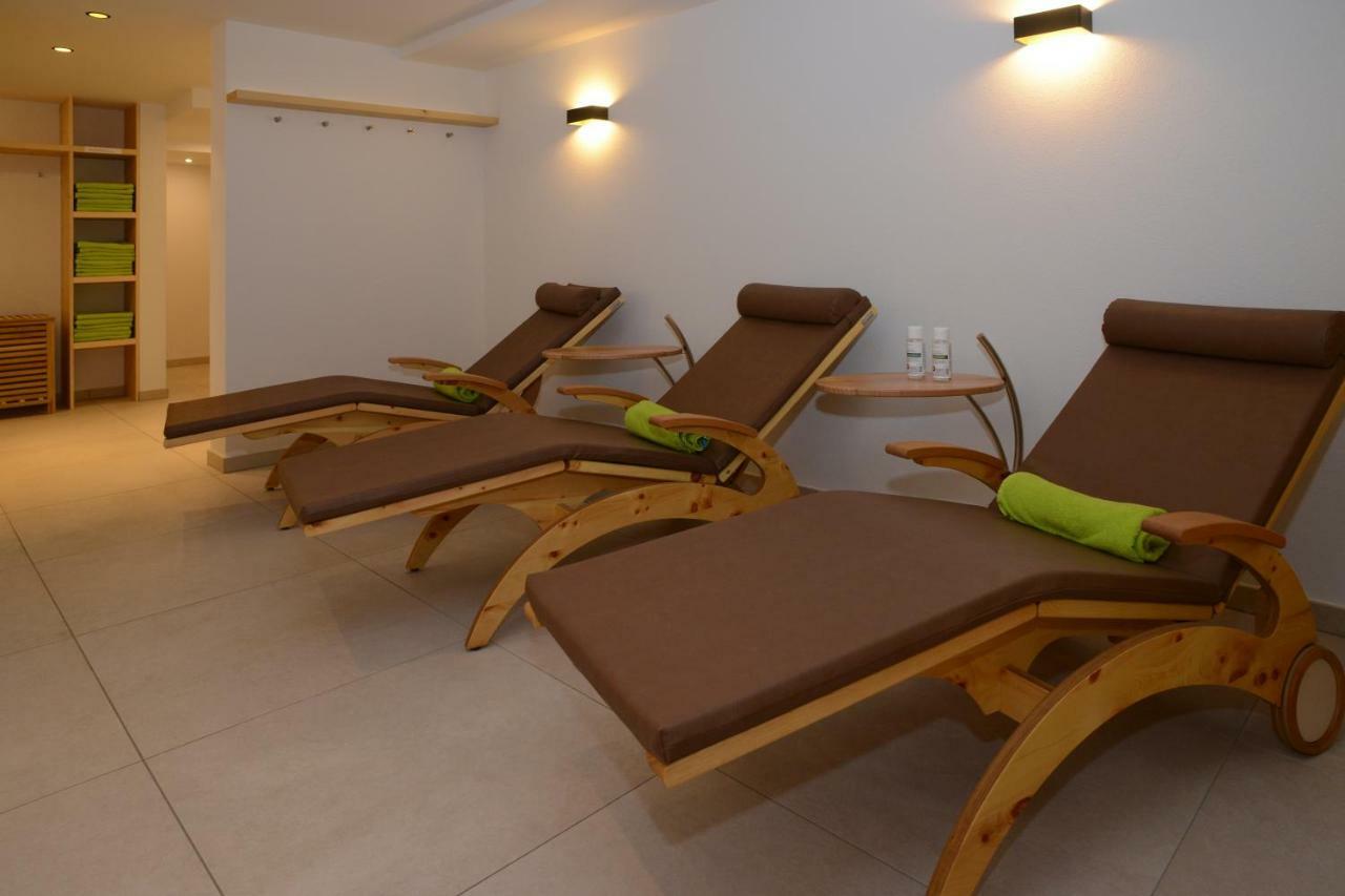 Zuhause In Den Alpen Ihre Ferienwohnung Mit Hallenbad Und Sauna Lenzerheide Bagian luar foto