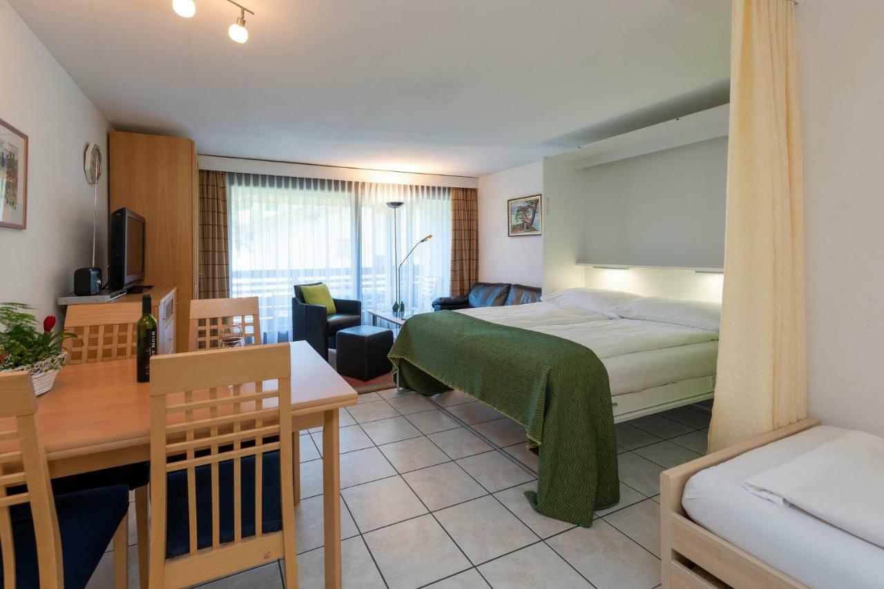 Zuhause In Den Alpen Ihre Ferienwohnung Mit Hallenbad Und Sauna Lenzerheide Bagian luar foto