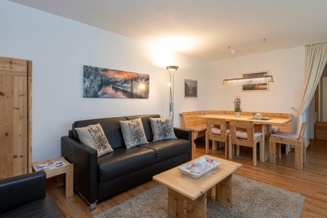 Zuhause In Den Alpen Ihre Ferienwohnung Mit Hallenbad Und Sauna Lenzerheide Bagian luar foto